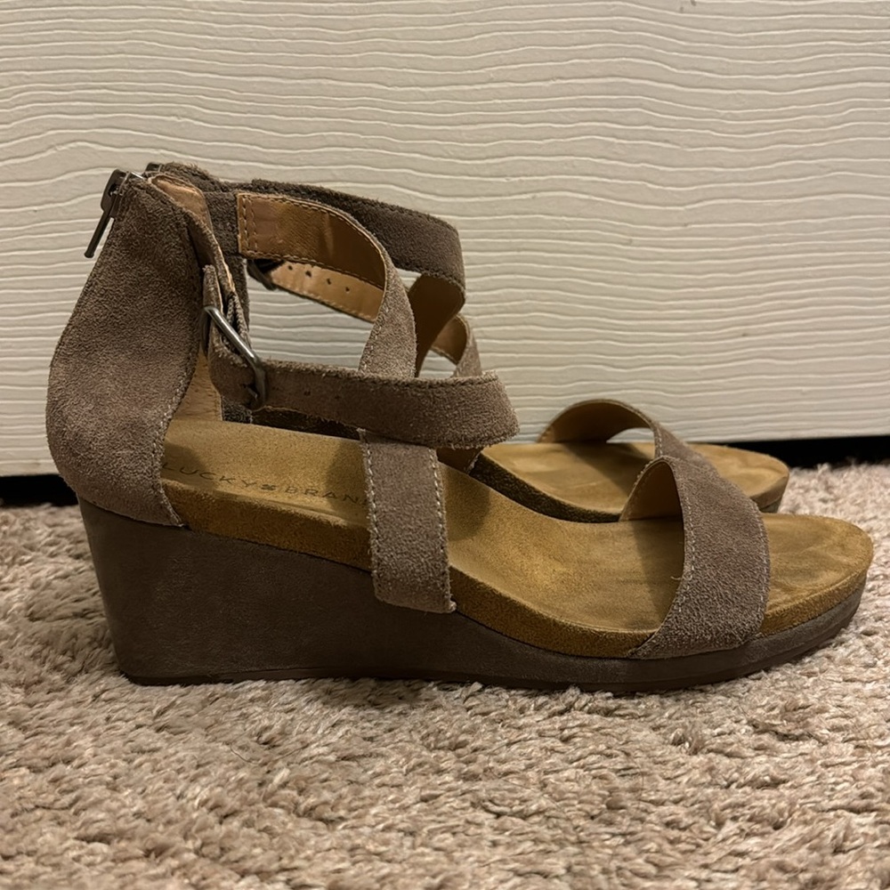 Lucky Brand Tan Suede Wedges Size 8